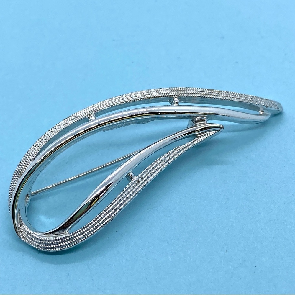 SARAH COVENTRY Silver Ribbon Brooch Vintage